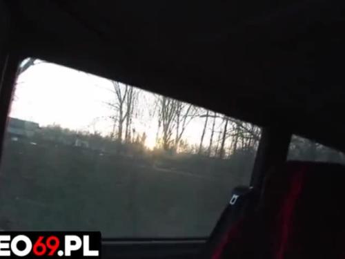 Polskie porno - nastolatka która szukała transportu a znalazła kutasa w swoich ustach